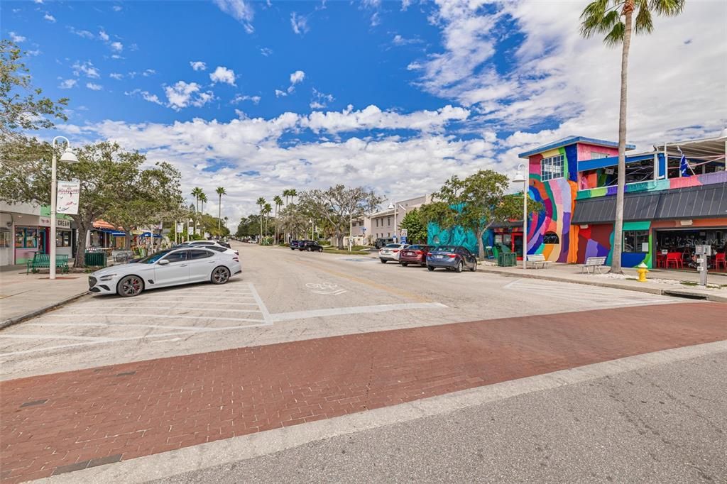 En Venta: $565,000 (3 camas, 2 baños, 1106 Pies cuadrados)