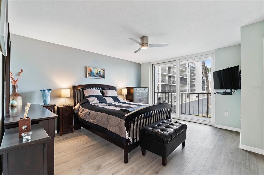 For Rent: $3,900 (2 beds, 2 baths, 1265 Square Feet)