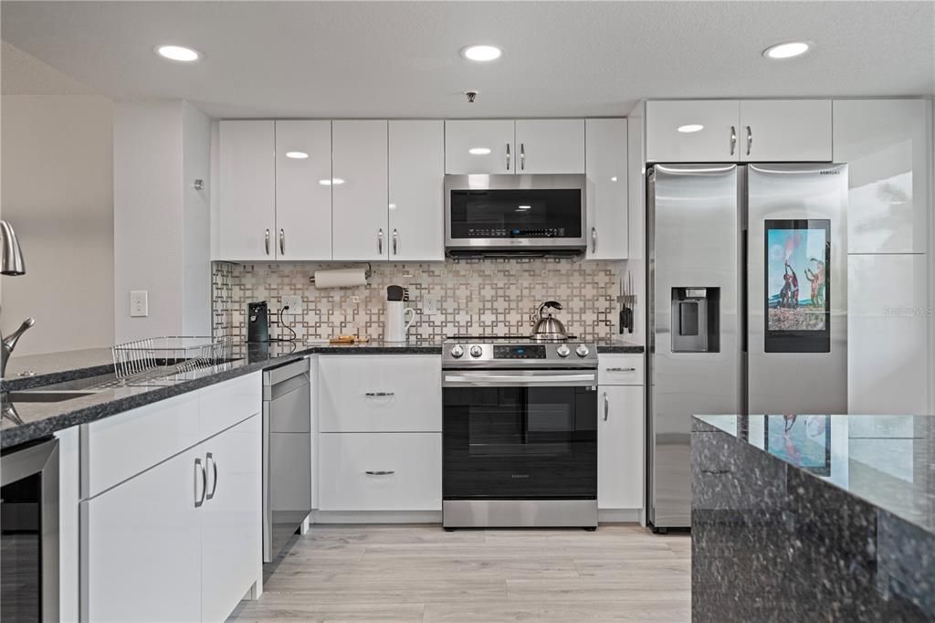 For Rent: $3,900 (2 beds, 2 baths, 1265 Square Feet)