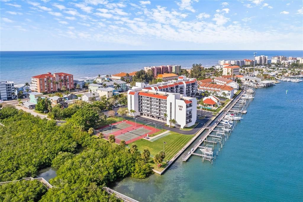 For Rent: $3,900 (2 beds, 2 baths, 1265 Square Feet)