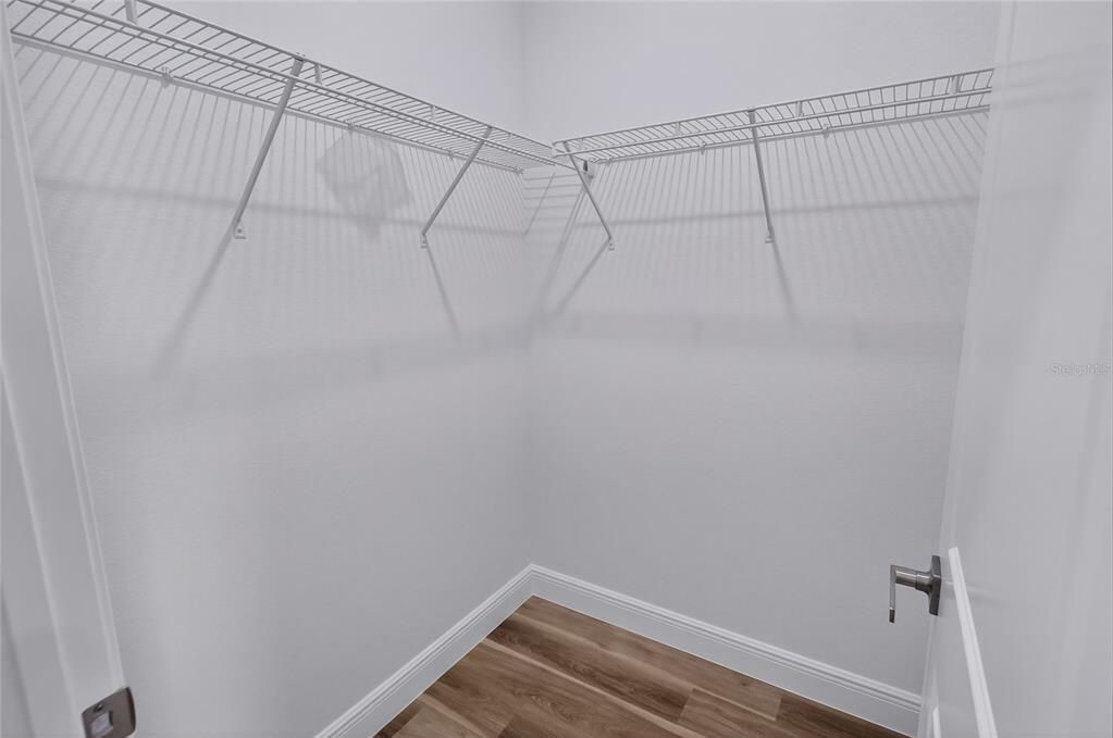 待售: $304,900 (4 贝兹, 2 浴室, 1833 平方英尺)