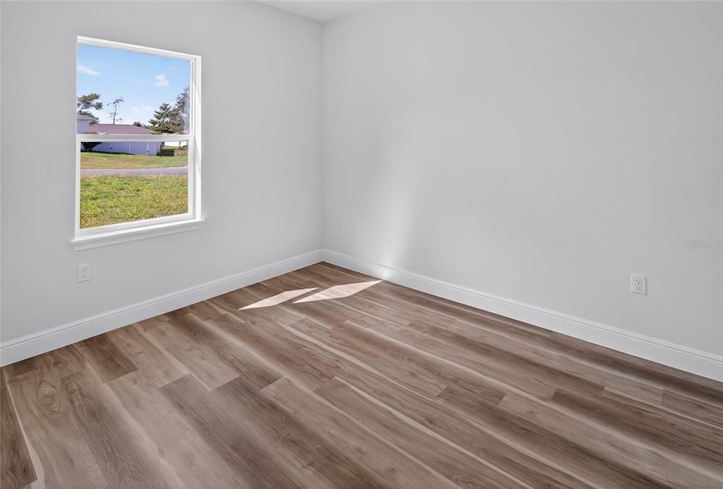 待售: $304,900 (4 贝兹, 2 浴室, 1833 平方英尺)