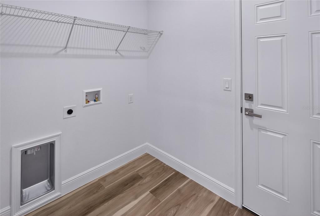 待售: $304,900 (4 贝兹, 2 浴室, 1833 平方英尺)