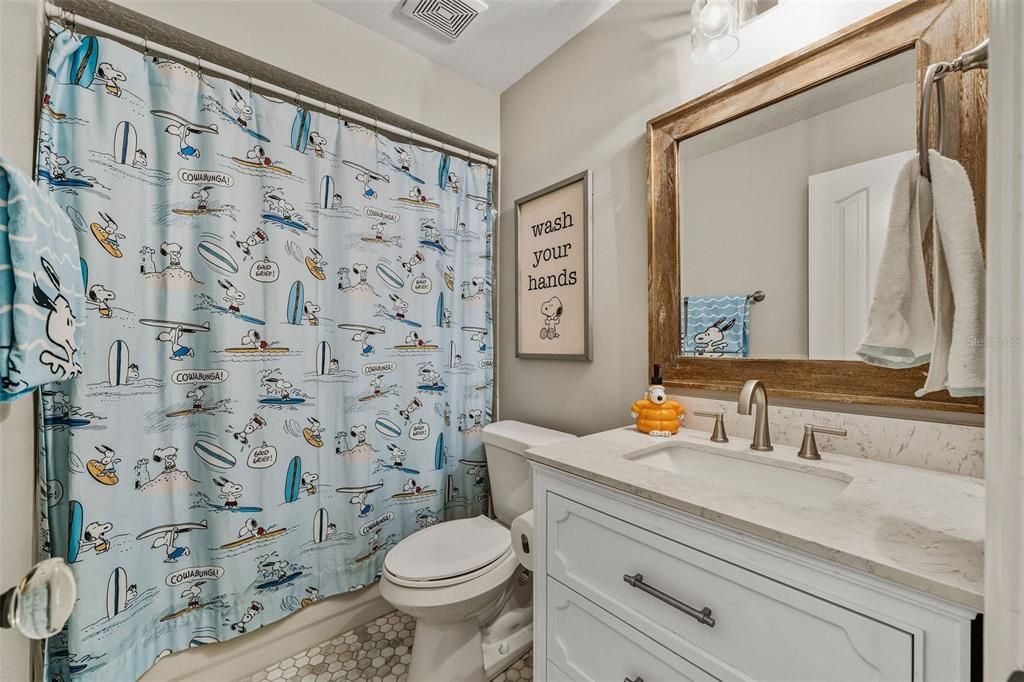 Activo con contrato: $695,000 (4 camas, 3 baños, 2503 Pies cuadrados)