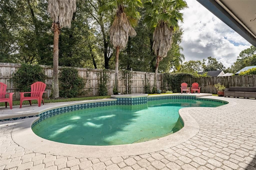 Activo con contrato: $695,000 (4 camas, 3 baños, 2503 Pies cuadrados)