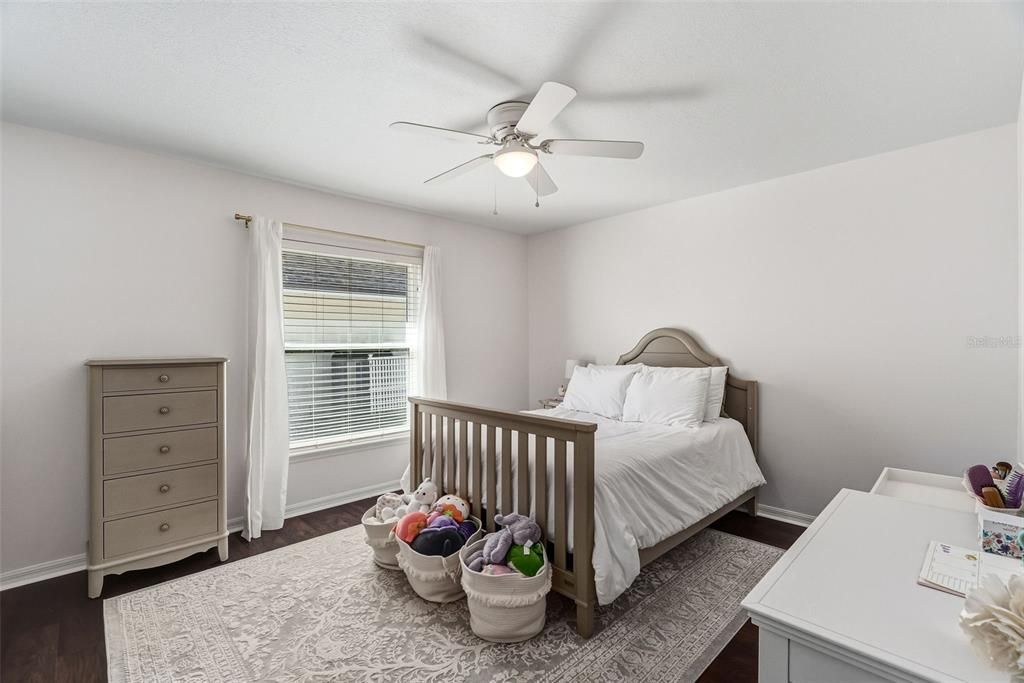 Activo con contrato: $695,000 (4 camas, 3 baños, 2503 Pies cuadrados)