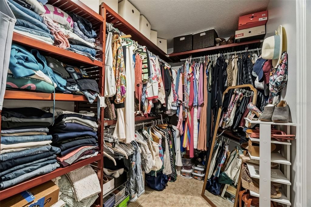 Activo con contrato: $695,000 (4 camas, 3 baños, 2503 Pies cuadrados)