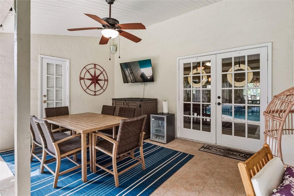 Activo con contrato: $695,000 (4 camas, 3 baños, 2503 Pies cuadrados)