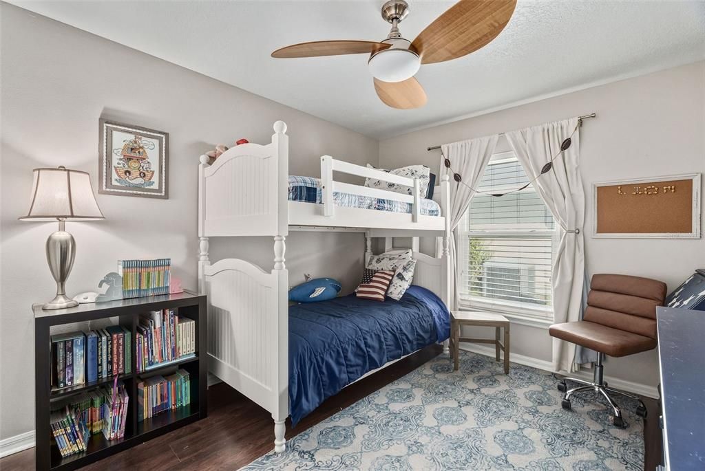 Activo con contrato: $695,000 (4 camas, 3 baños, 2503 Pies cuadrados)