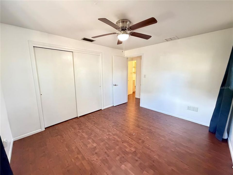For Rent: $1,900 (2 beds, 1 baths, 729 Square Feet)