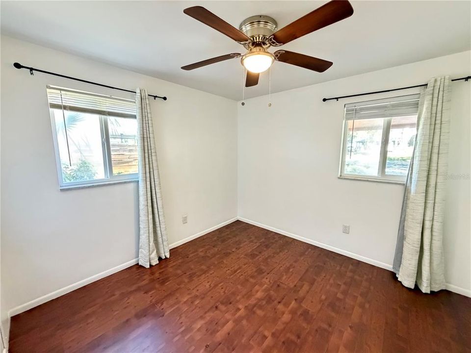For Rent: $1,900 (2 beds, 1 baths, 729 Square Feet)