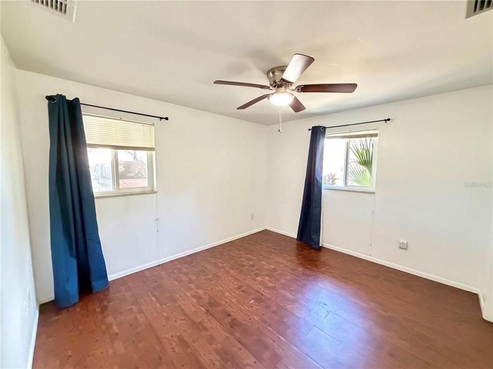 For Rent: $1,900 (2 beds, 1 baths, 729 Square Feet)