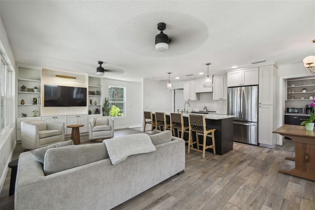 合同活跃: $764,000 (3 贝兹, 2 浴室, 1632 平方英尺)