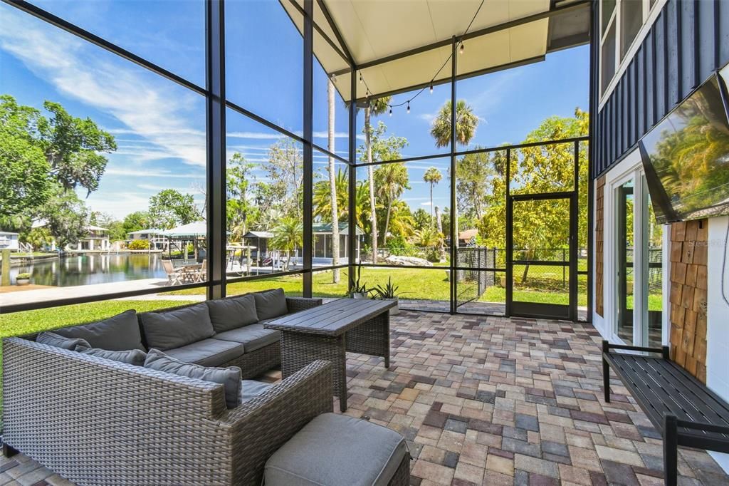 合同活跃: $764,000 (3 贝兹, 2 浴室, 1632 平方英尺)