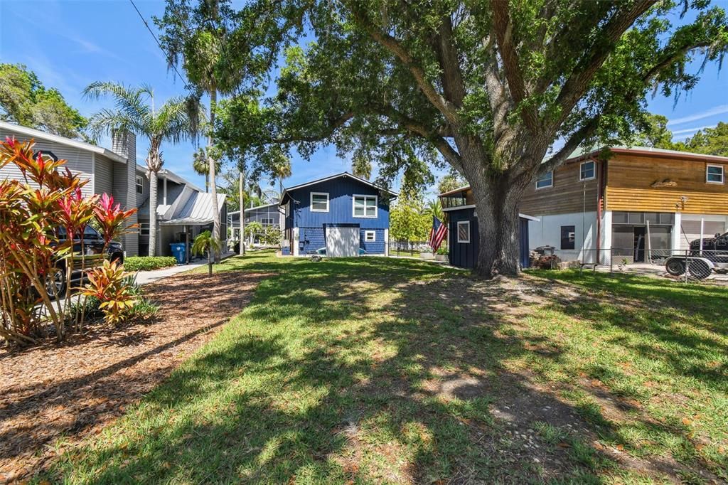 合同活跃: $764,000 (3 贝兹, 2 浴室, 1632 平方英尺)