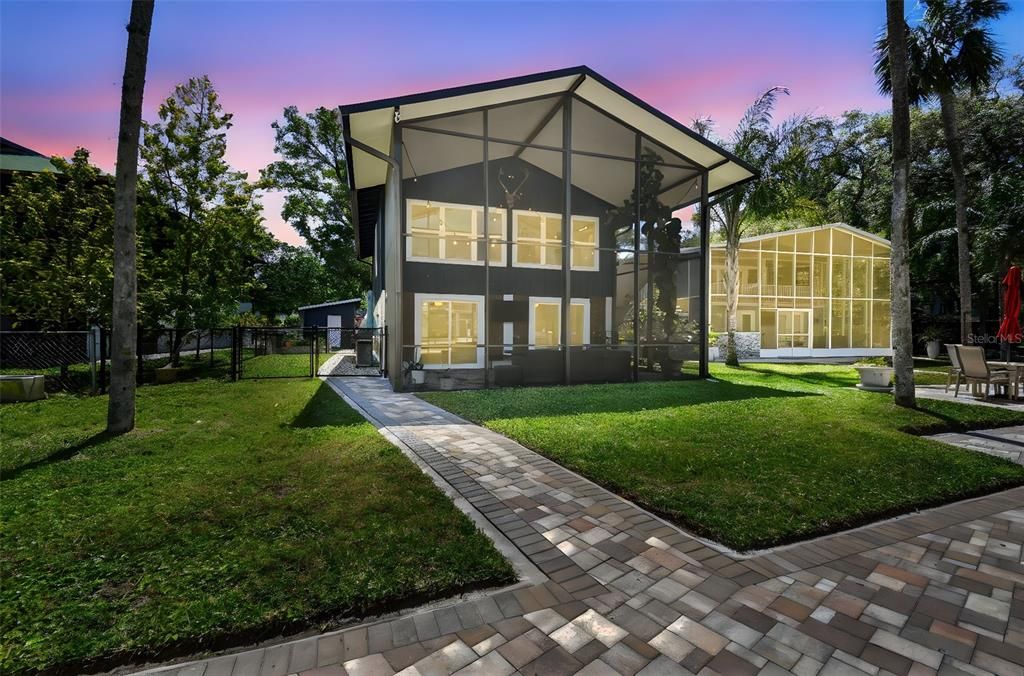 合同活跃: $764,000 (3 贝兹, 2 浴室, 1632 平方英尺)