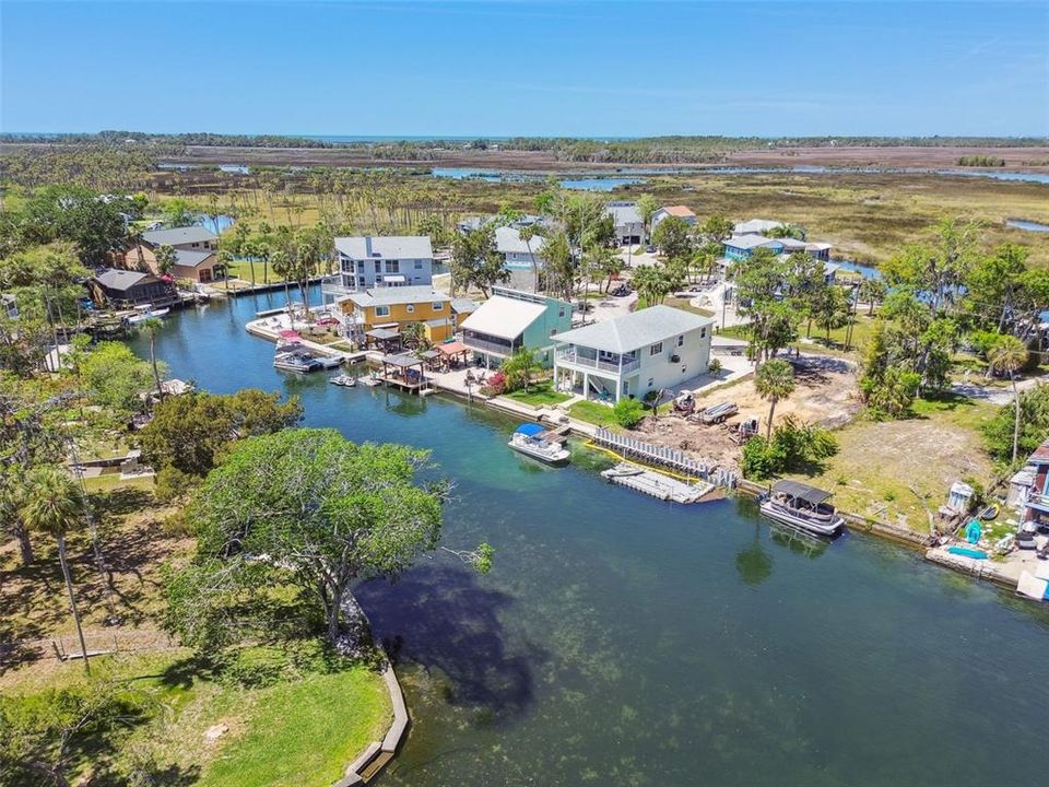 合同活跃: $764,000 (3 贝兹, 2 浴室, 1632 平方英尺)