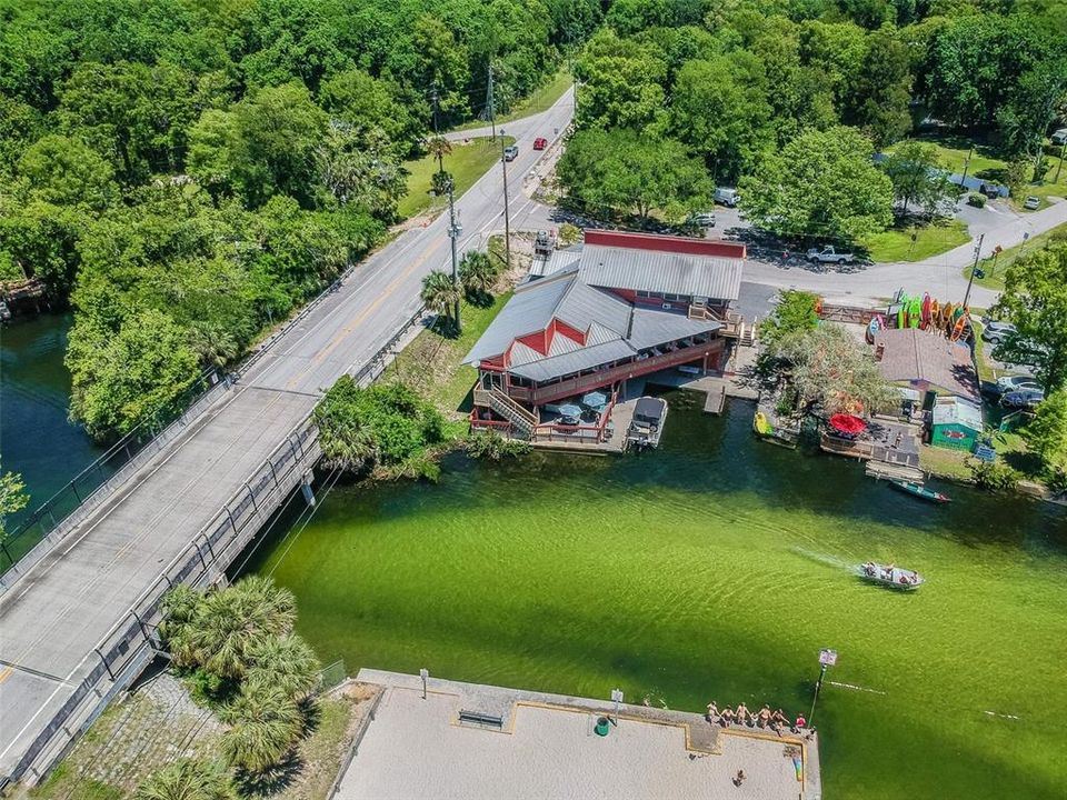 合同活跃: $764,000 (3 贝兹, 2 浴室, 1632 平方英尺)