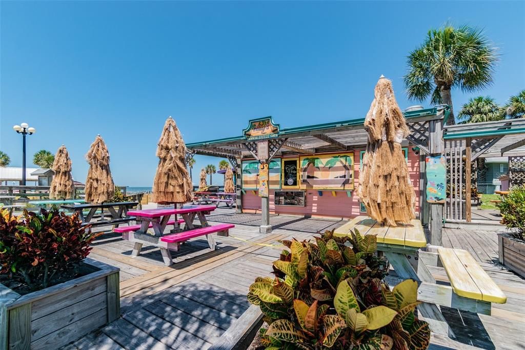 合同活跃: $764,000 (3 贝兹, 2 浴室, 1632 平方英尺)