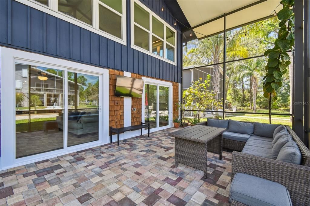 合同活跃: $764,000 (3 贝兹, 2 浴室, 1632 平方英尺)