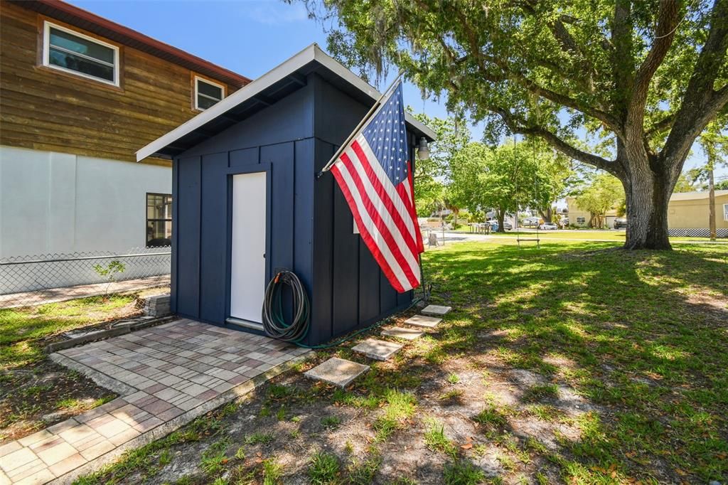 合同活跃: $764,000 (3 贝兹, 2 浴室, 1632 平方英尺)