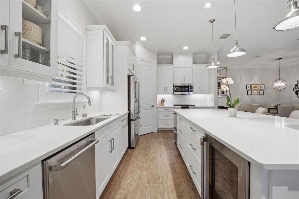 For Sale: $750,000 (3 beds, 3 baths, 2275 Square Feet)