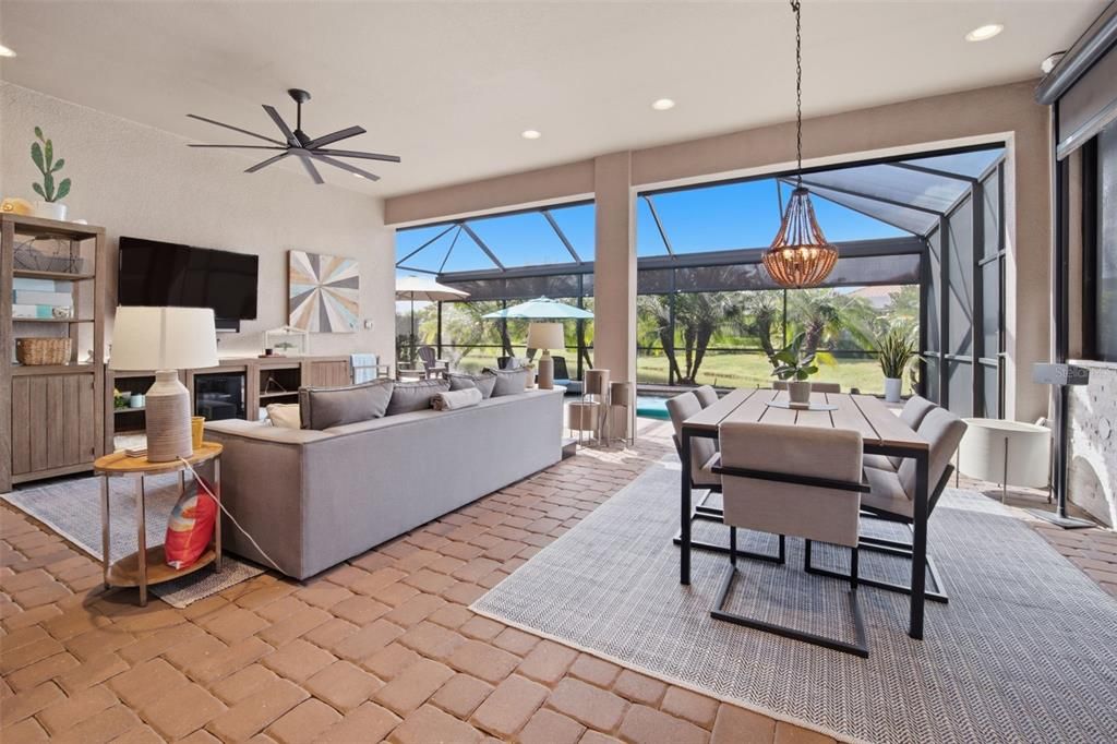 For Sale: $750,000 (3 beds, 3 baths, 2275 Square Feet)