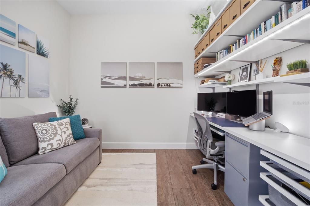 For Sale: $750,000 (3 beds, 3 baths, 2275 Square Feet)