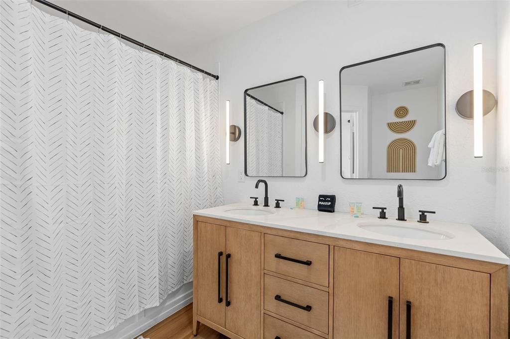 En Venta: $459,900 (3 camas, 3 baños, 1440 Pies cuadrados)