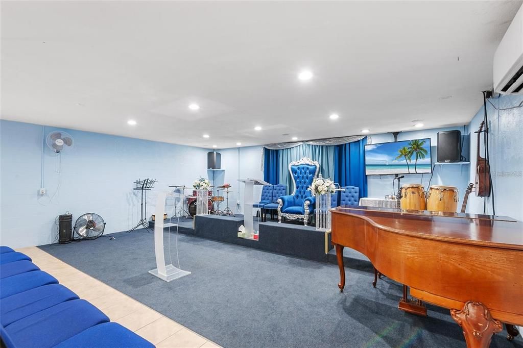 For Sale: $365,000 (0 beds, 0 baths, 1450 Square Feet)