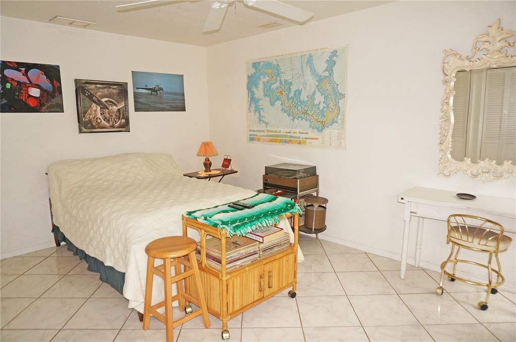 На продажу: $524,500 (3 спален, 2 ванн, 1692 Квадратных фут)