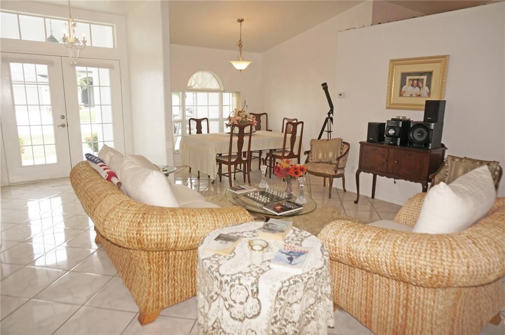 На продажу: $524,500 (3 спален, 2 ванн, 1692 Квадратных фут)