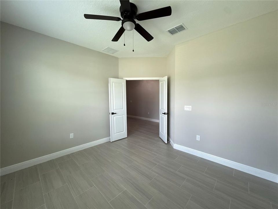 出租: $3,000 (3 贝兹, 3 浴室, 2170 平方英尺)