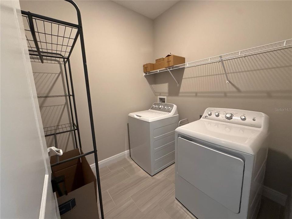 出租: $3,000 (3 贝兹, 3 浴室, 2170 平方英尺)