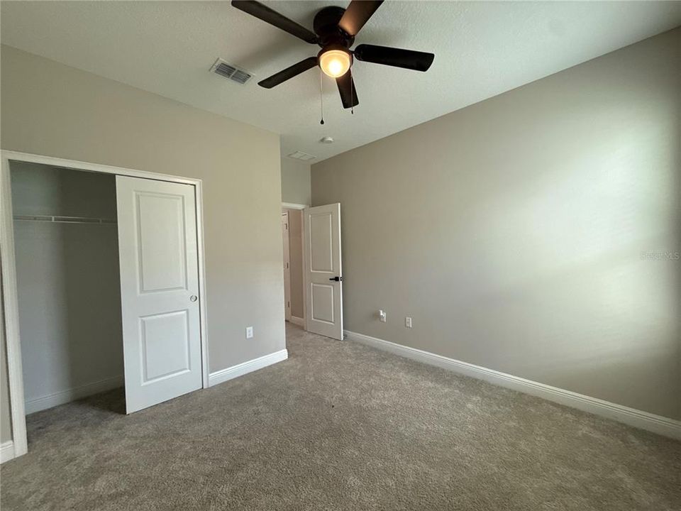 出租: $3,000 (3 贝兹, 3 浴室, 2170 平方英尺)