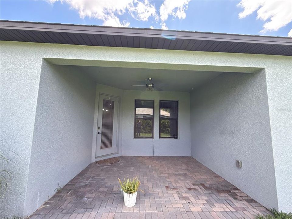 出租: $3,000 (3 贝兹, 3 浴室, 2170 平方英尺)