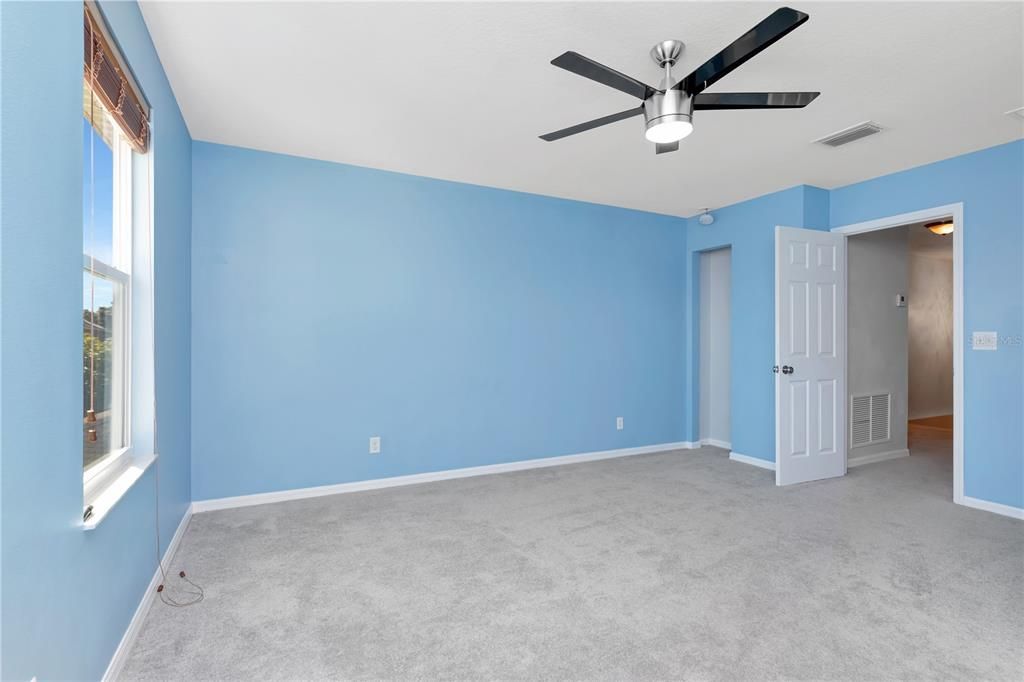 For Sale: $355,000 (3 beds, 2 baths, 1670 Square Feet)