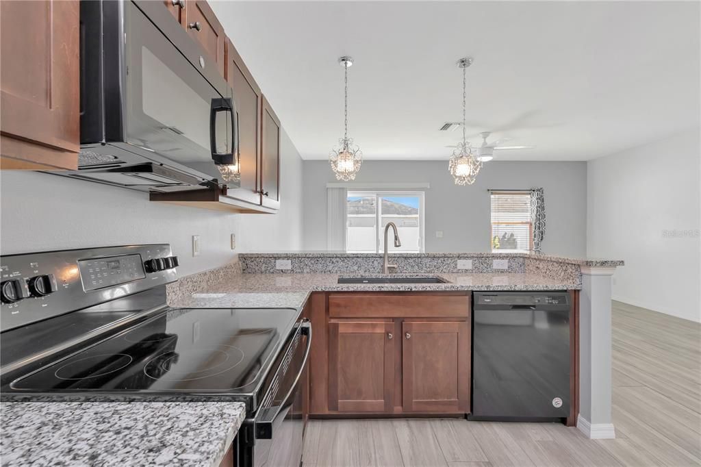 For Sale: $355,000 (3 beds, 2 baths, 1670 Square Feet)