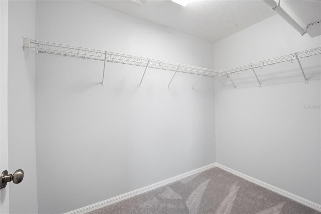 For Sale: $355,000 (3 beds, 2 baths, 1670 Square Feet)