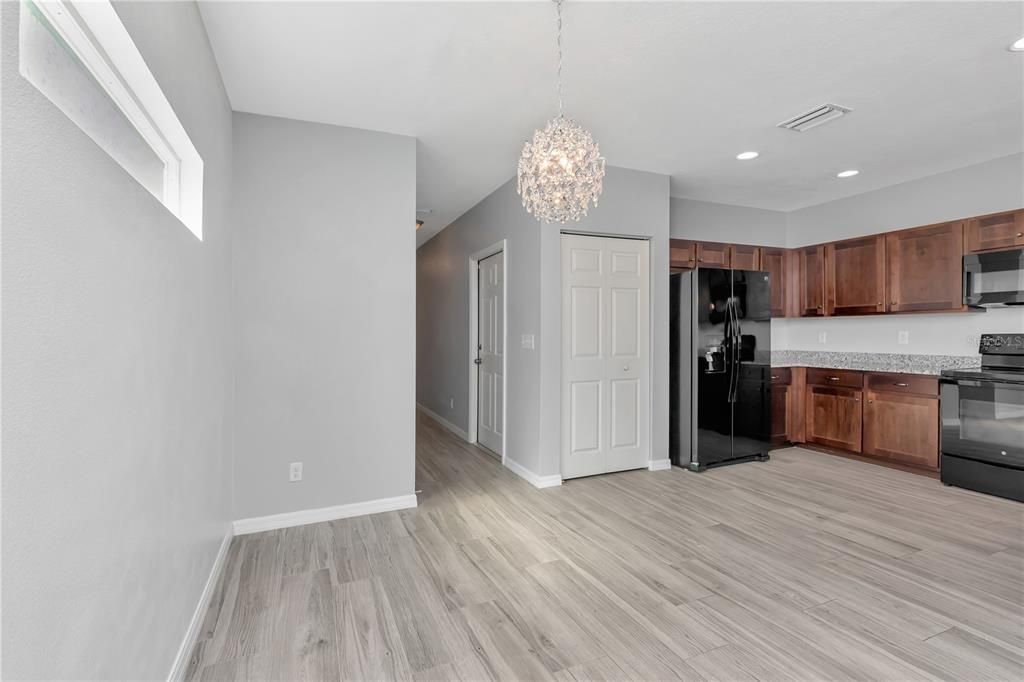 For Sale: $355,000 (3 beds, 2 baths, 1670 Square Feet)