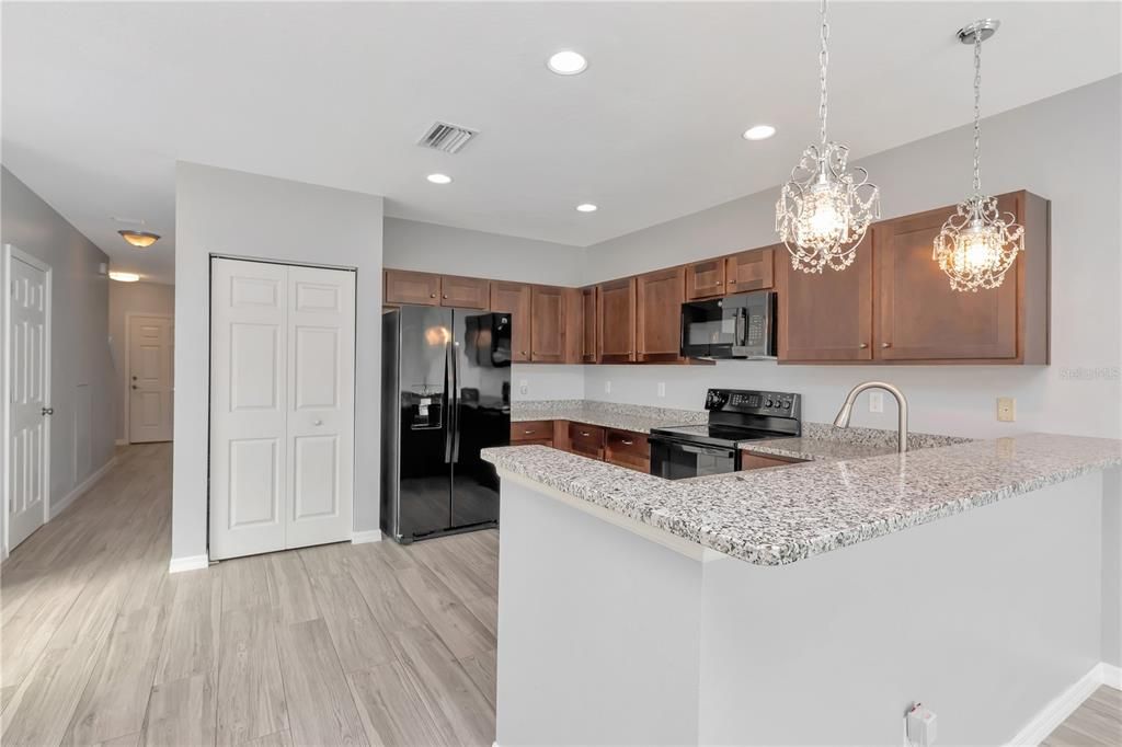 For Sale: $355,000 (3 beds, 2 baths, 1670 Square Feet)