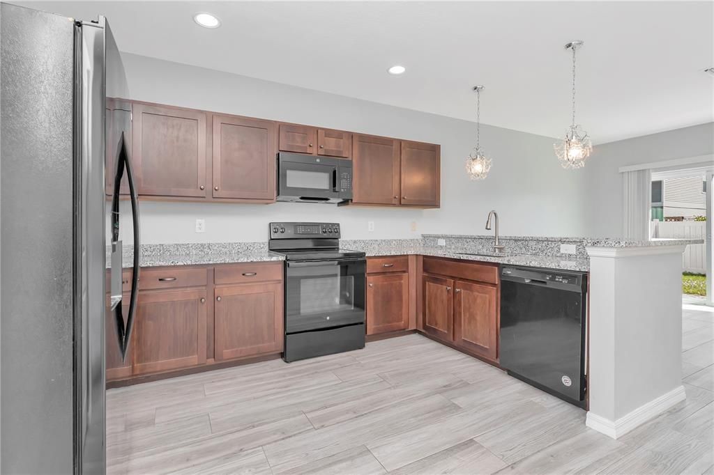 For Sale: $355,000 (3 beds, 2 baths, 1670 Square Feet)