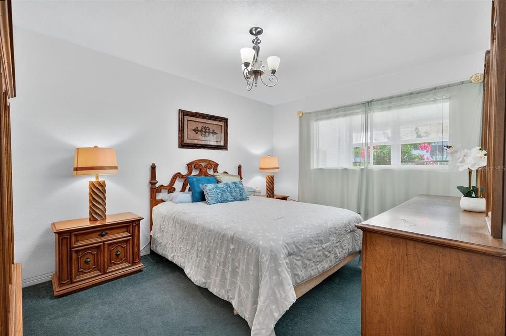 For Sale: $99,999 (2 beds, 1 baths, 874 Square Feet)