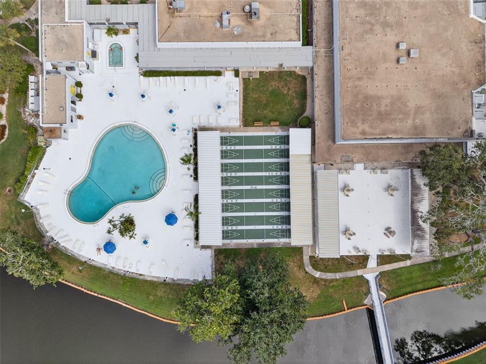 For Sale: $99,999 (2 beds, 1 baths, 874 Square Feet)