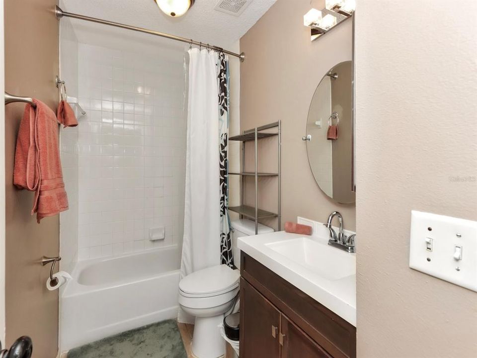 En Venta: $370,000 (3 camas, 2 baños, 1419 Pies cuadrados)