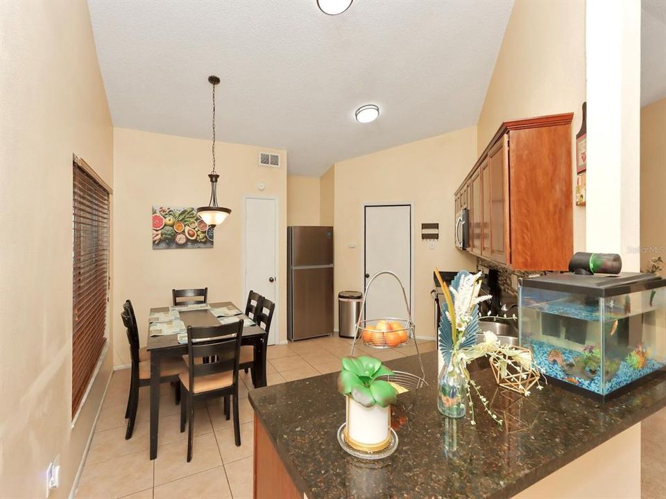 En Venta: $370,000 (3 camas, 2 baños, 1419 Pies cuadrados)