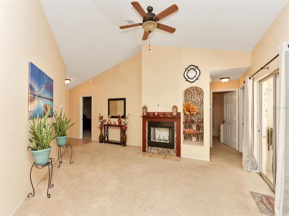 En Venta: $370,000 (3 camas, 2 baños, 1419 Pies cuadrados)