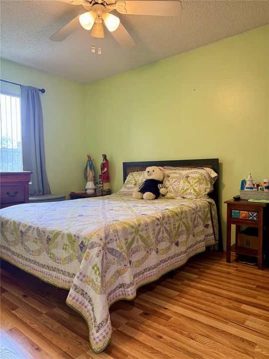 合同活跃: $289,000 (4 贝兹, 2 浴室, 2110 平方英尺)