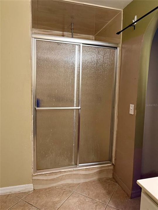 合同活跃: $289,000 (4 贝兹, 2 浴室, 2110 平方英尺)