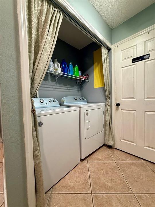 合同活跃: $289,000 (4 贝兹, 2 浴室, 2110 平方英尺)